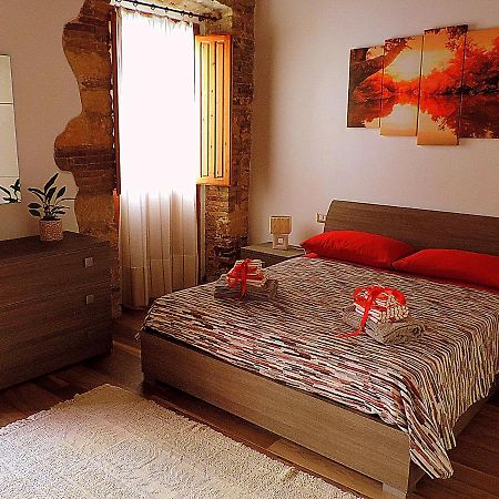 Sa Fabbrica De Sant'Anna Bed & Breakfast Cagliari Ngoại thất bức ảnh