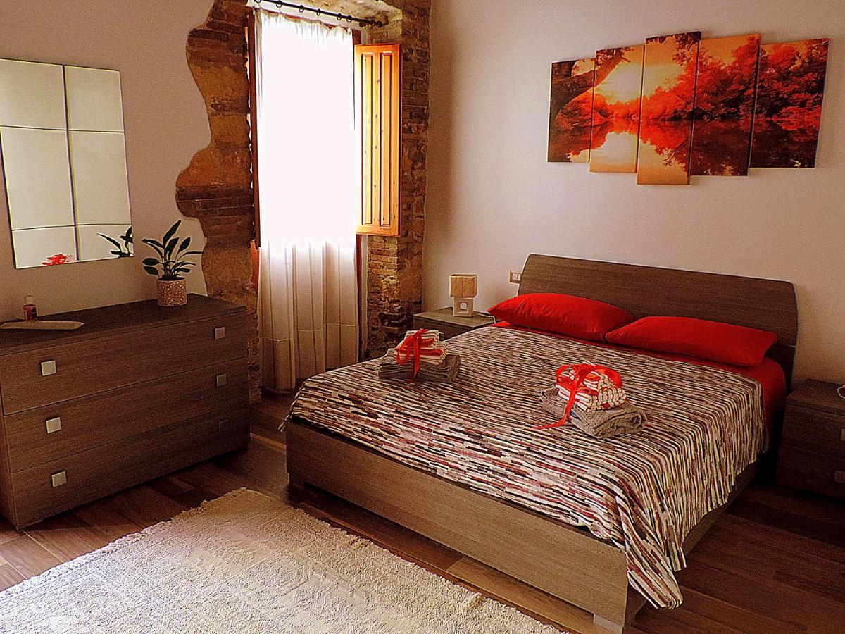 Sa Fabbrica De Sant'Anna Bed & Breakfast Cagliari Ngoại thất bức ảnh