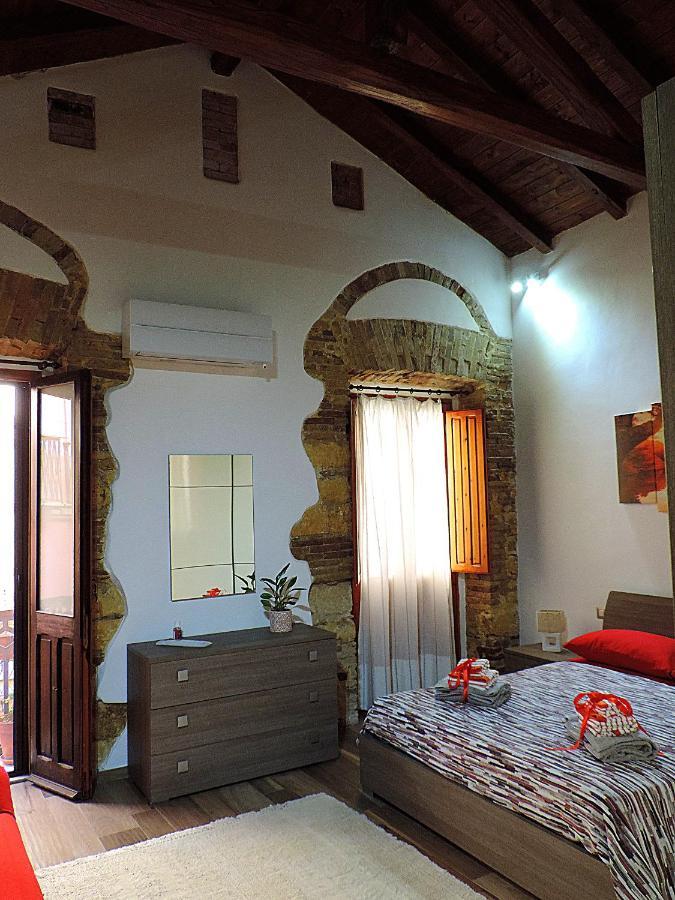 Sa Fabbrica De Sant'Anna Bed & Breakfast Cagliari Ngoại thất bức ảnh